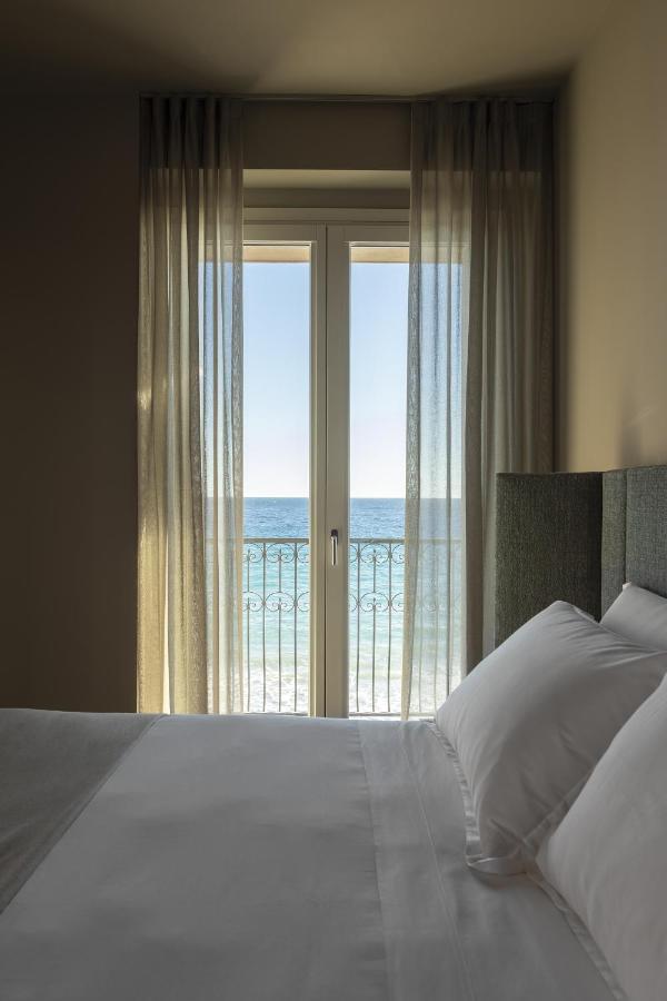 Hotel Windsor ไลเกวญา ภายนอก รูปภาพ
